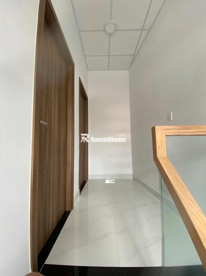 Bán nhà sát căn mặt tiền đường Tỉnh Lộ 10, DT 63m2, xây mới 1 trệt, 1 lầu